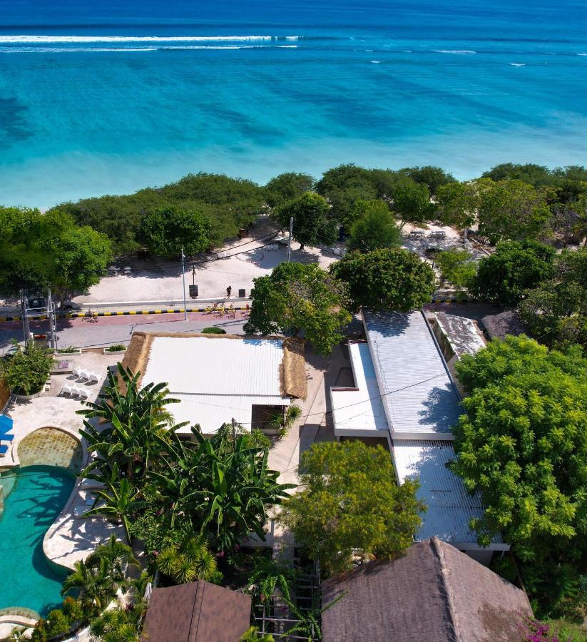 Gili Teak Beach Front Resort 吉利特拉旺安 外观 照片