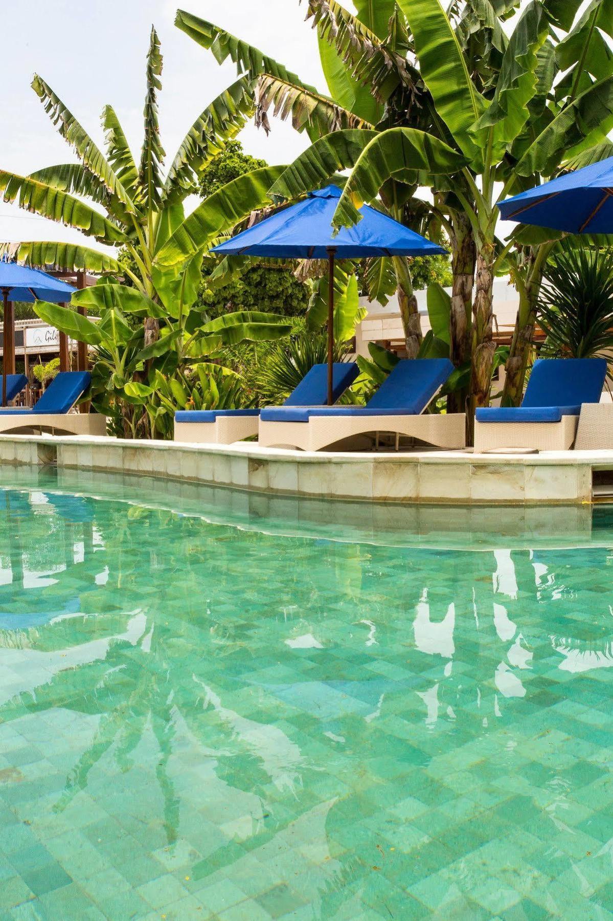 Gili Teak Beach Front Resort 吉利特拉旺安 外观 照片